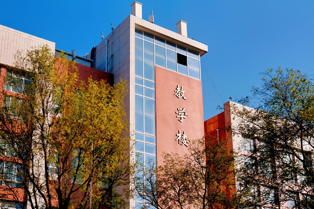 教育校园巡检场景